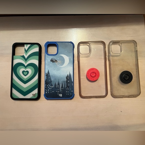 Assortment of iPhone 11 Pro Max cases (includes 3 cases) - Picture 1 of 1